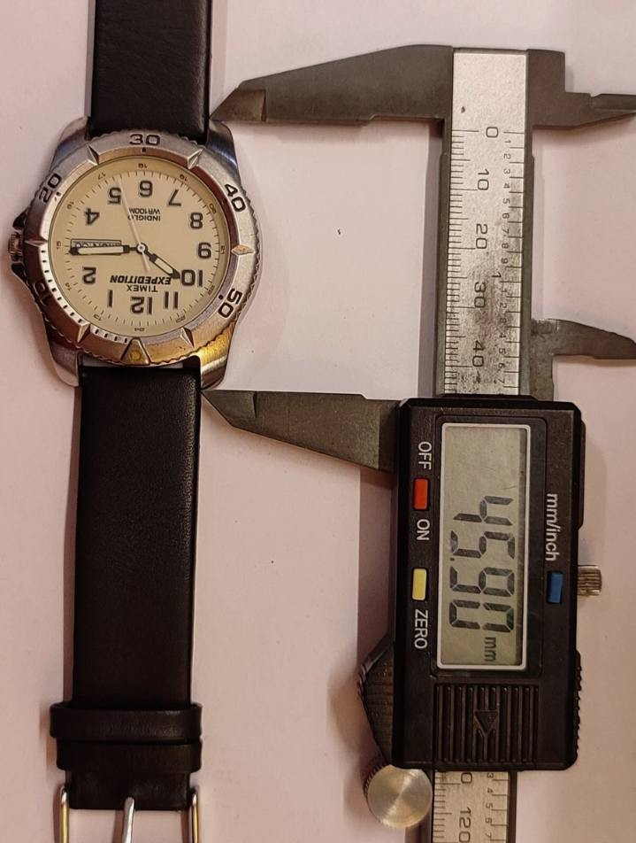 هذه هي صوره تعرض ساعه تايمكس
اكسبيديشن وتحتوي على نافذه اليوم والتاريخ وتحتوي اضاءه ليليه  زائدا زجاج  ضد الخدوش زفير وهيكل برنك دوار،،،من شركه تايمكس الامريكي


**إذا كنت صاحب هذا الإعلان وتريد حذفه لأي سبب، رجاءا أرسل رسالة إلى الدعم الفني**