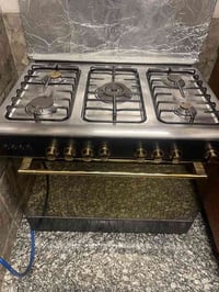 طباخ مصري ٥ عيون نظيف وشغال مابي اي عطل سعره ٢٠٠ الف وبي مجال مكان الب...