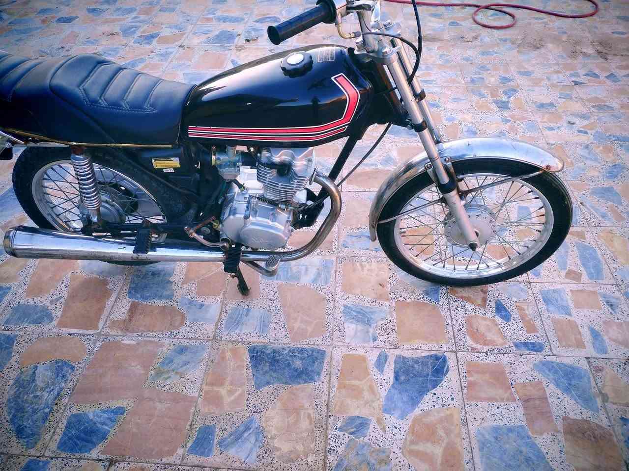 السلام عليكم دراجه للبيع اوراق اصولي ناما اصلي السعر السعر 750 وبيها مجال اتصال ***********
