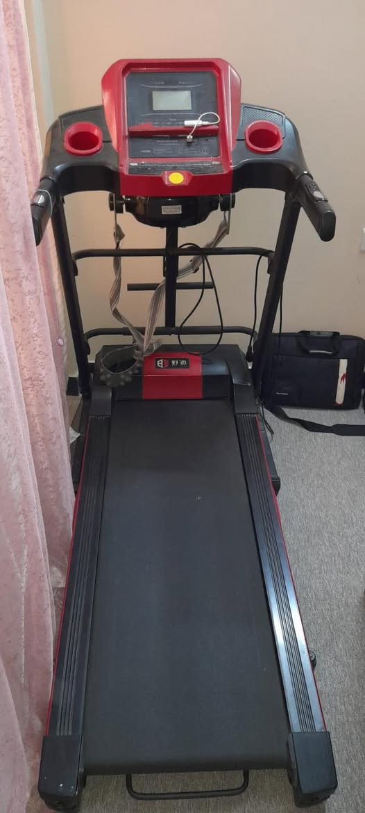 تخم/ ثلاثيه عدد٢-مفرد عدد ٢
جهاز جري دبل ماطور اخو الجديد  شاشه تحكم
مزود بسماعه بلوتوث 
التواصل وتساب فقط 
***********
