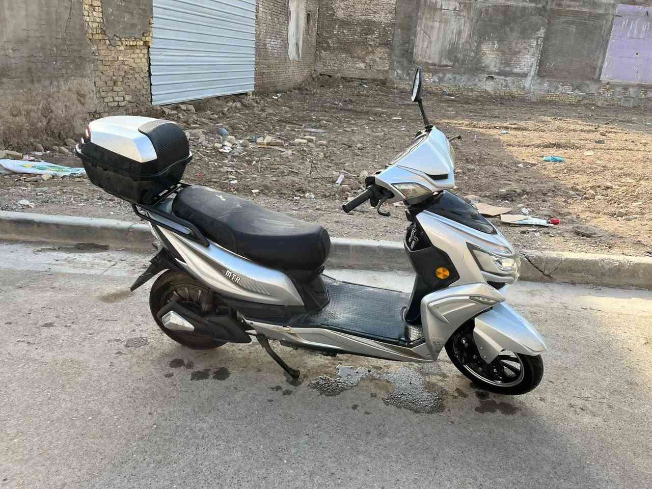 السلام عليكم
دراجة سكنس شحن للبيع موديل 2025 
السعر 800 الف 
ملف 2000 بطاريات مسطرة 32 فولت 
ماشية 1117 كم
مكاني بغداد الحبيبية قرب وليد ابو الكص
الاستفسار على +964 773 954 0935


**إذا كنت صاحب هذا الإعلان وتريد حذفه لأي سبب، رجاءا أرسل رسالة إلى الدعم الفني**