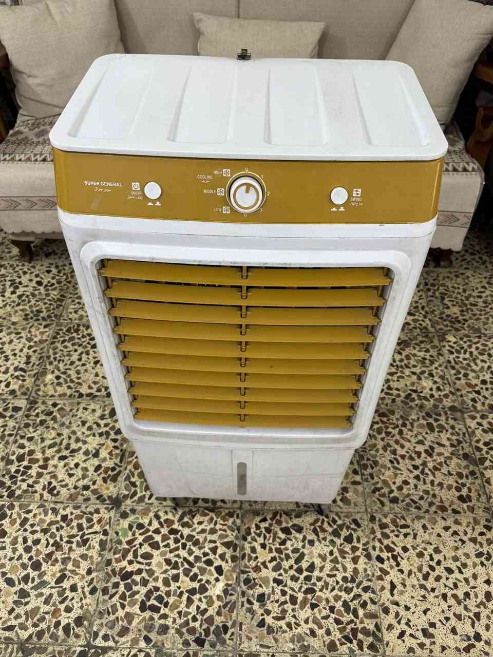 مبردة للبيع 
جديدة و نظيفة مستعملة كلش قليل شهر واحد بيهه عجلات متحركة ترهم ب اي مكان بغرفة نوم مطبخ هول محل صغير 
و وياها قوالب اثنين يتجمد بيهن بي و يكعد بداخلهه ويه المي يبرد هواها كلش بارد 

السعر ٨٠ الف


**إذا كنت صاحب هذا الإعلان وتريد حذفه لأي سبب، رجاءا أرسل رسالة إلى الدعم الفني**