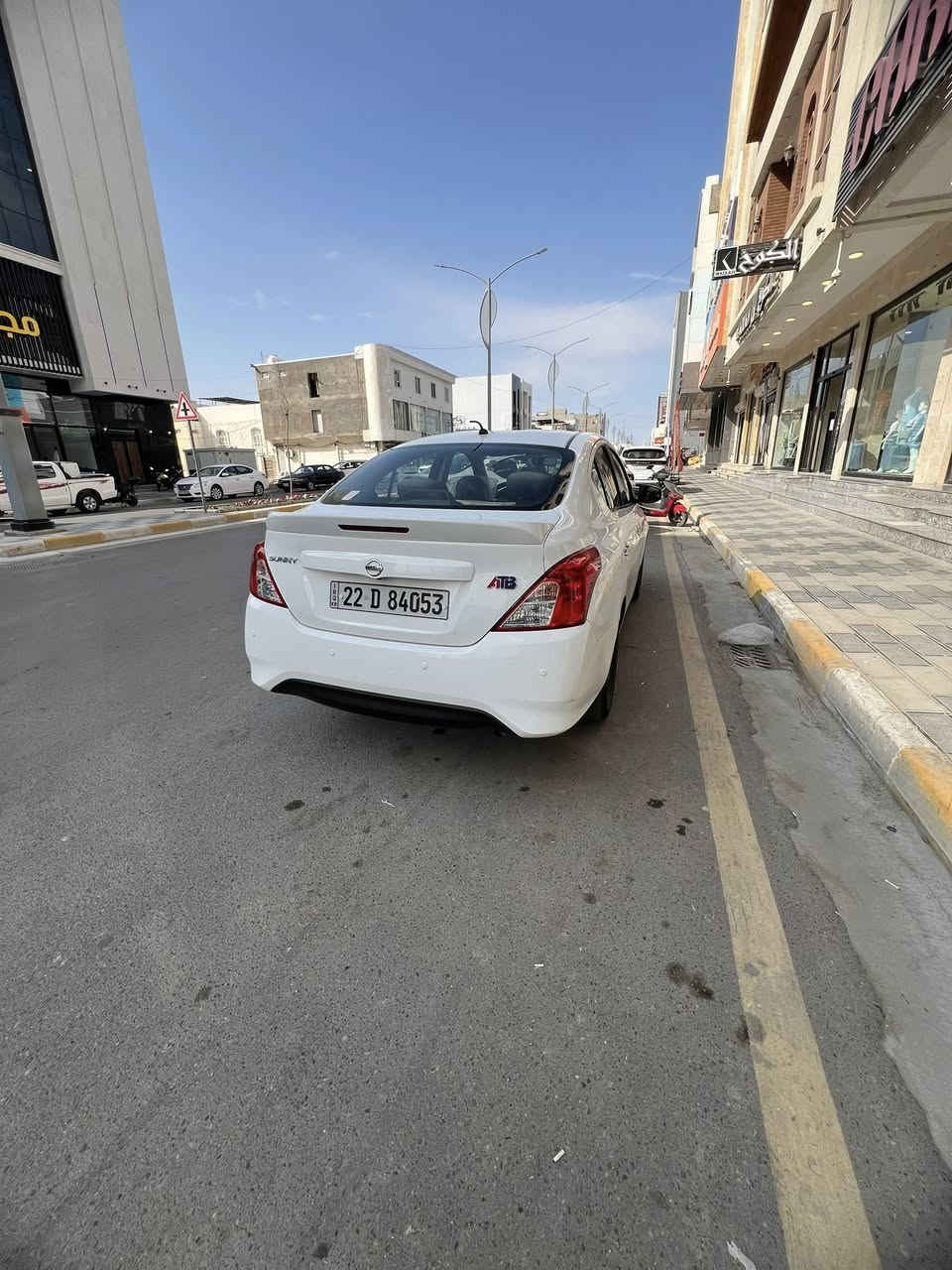 السلام عليكم
سني للبيع موديل 23 جديده ماشيه 23 حقيقي 
شاشه تحكمات رقم اربيل تحويل اشاير بالمري 
جاهزه من كلشي بيها شخط معدل بارد اكو رصعه بسيطه بعدها 
حلوه حيل احلا من الصور السعر 118 مجال بسيط 
المكان الرمادي حي الجمهوري 
للا تصال *********** 📞
