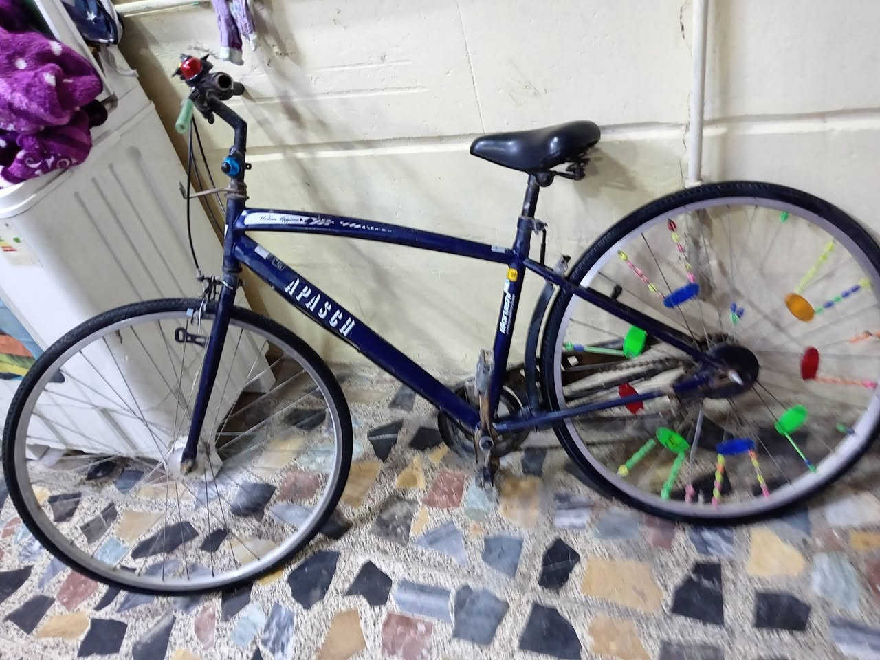 السلام عليكم بايسكل سي 700 كير وحساس حجم 27 عوزه ستان جاملغات شتريتهن ما شدهم سعره ب60الف مكاني بغداد مدينه الصدر.. ***********
