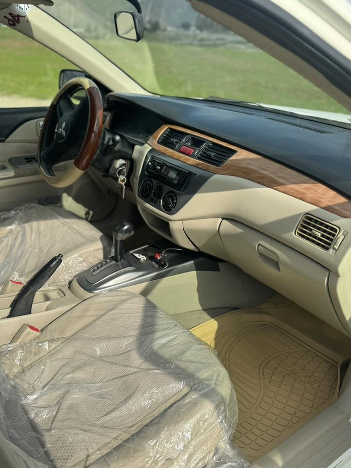 یااللە هەرزانتر لە خوار هەمو بازارو دەستی دوو  لانسەر مۆدیل ٢٠٠٨ مەکینە گەورە ناو زرەدی گیر تۆماتیک  سەیارەکە دینار مەسرەفی نیە مالی دۆستە هەر ٤تایەی تازە   بەستراوەچرکەی تیدانیە     مەنەفیستیی ئەسلی فسفۆری لەگەلە براوەو موسو و ئەوشتانە نیەسەیارەکەسبوخ حامە لەسەر ساخی  شوینم رانیە  قفلی قفلی ٤٢گەلایە مشتەره نیت سەرمان مەئیشینە لەگەل ریزم 
*********** واتساپ ڤایبەر
