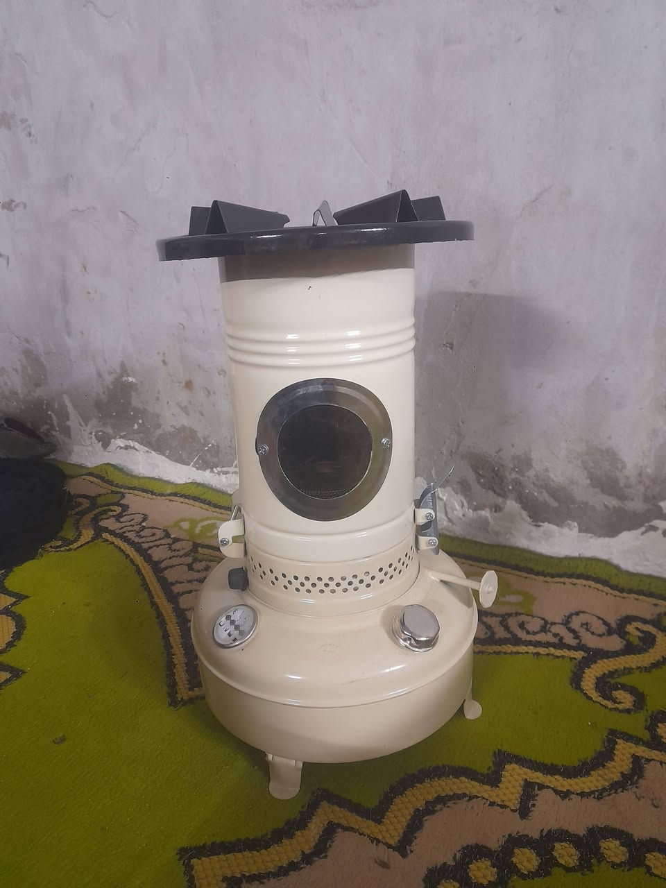 سلام عليكم صوبه البيع جديده مامستعمله كامله بيهه حتى فتيله سعرهه السعر ٢٥ نهايته مكاني ابزعفرانيه يم عمارات سعيده ***********
