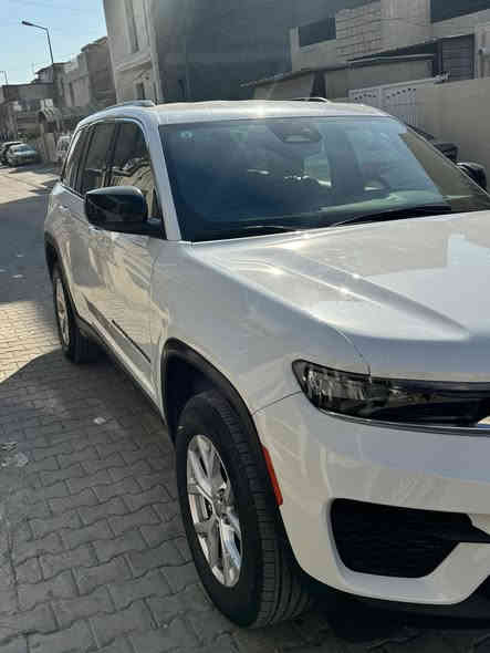 السلام عليكم 
جيب 2023 مواصفات لمتد بدون فتحه
كشنات جلد 
كشنات كهرباء 
كشنات تدفئه 
تدفئه بلستيرن
مري هيتر 
نظام الحفاظ على المسار 
حساسات امامي خلفي 
نقاط عمياء 
شاشه جبيره 
6 سلندر 3600 
وباقي مواصفات الجيب المعروفه 
ماشيه 18 الف ميل 
حادثها بدون ضربه قطع سرقه ومرجعات قطع اصليه بدون صبغ 
السعر 320 وبيها مجال 
مكاني الغدير ***********
