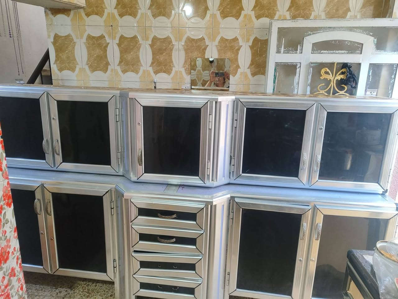 كاونتر قياس 3م للبيع تزكام نضيف من الداخل بي اضرار بسيطه سعر 175 
العنوان بغداد الشعله *********** بي وتساب الشراي يتفضل 
اتصل *********** حيدر ابو سجاد بالشعله  اتصل واتفق وياه ع باقي التفاصيل حيدر المياحي ابو سجاد
