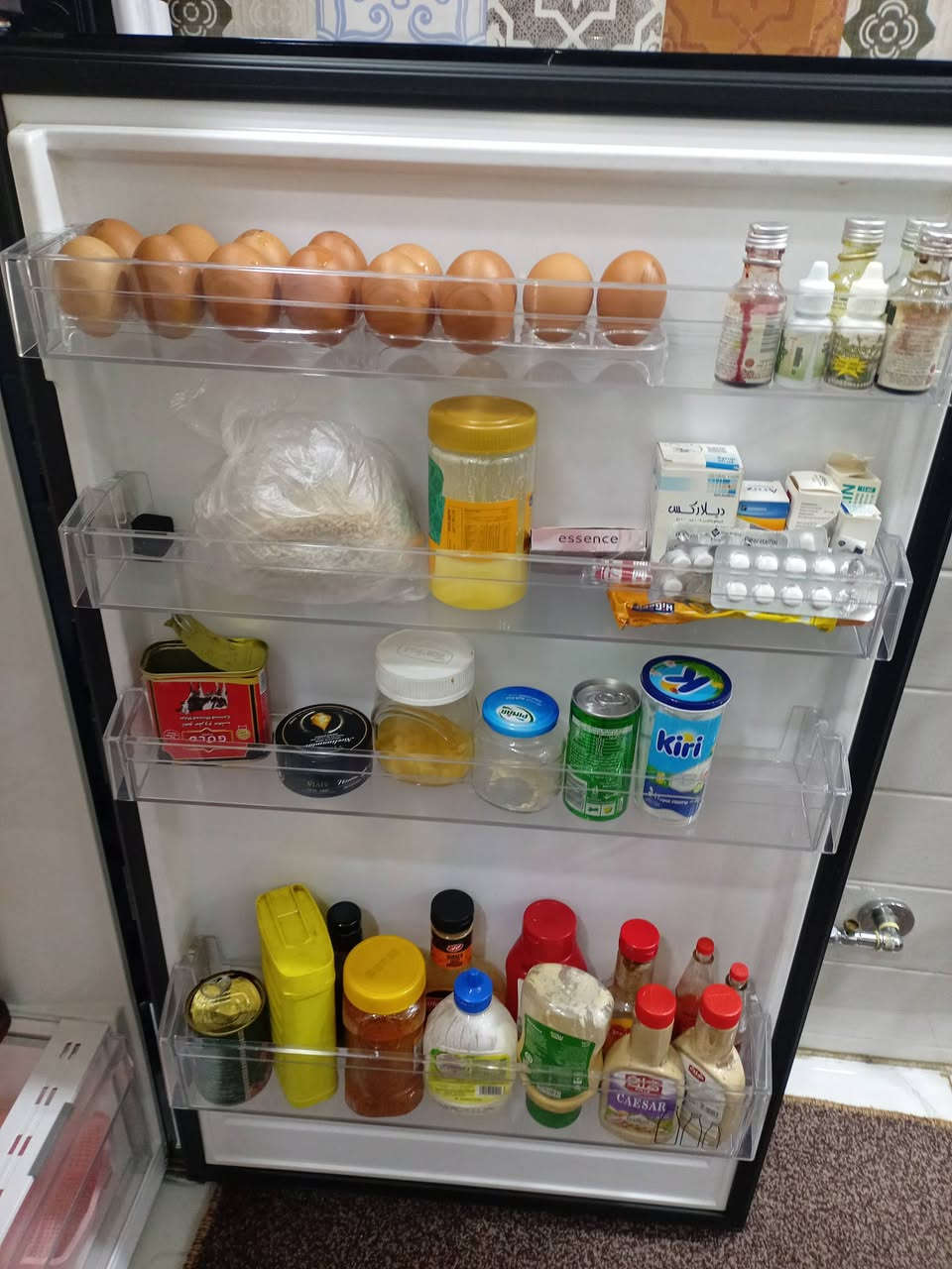 ثلاجه فستال حجمه ٢٠ قدم نظيفه السعر ٣٥٠ الف ***********استفسار على واتساب او الاتصال ع رقم
