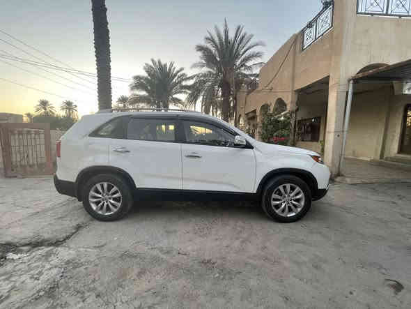 السلام عليكم 
السورنتو موديل 12 خليجي 

السياره جاهزه من كل النواحي 

مكينه كير تبريد تخم تاير صدر حداديه 

خير من الله بيه صبغ شويه من جملاغ فقط 

الباقي كفاله عامه السياره مال بيت 4سلندر 

7راكب 3قطع تبريد داخل صاج حساسات 

مري شفط اشاير بل مري مكان بغداد 

السعر 147وبيه مجال حك الجيه 

كورك متوفر وتساب 

***********

***********
