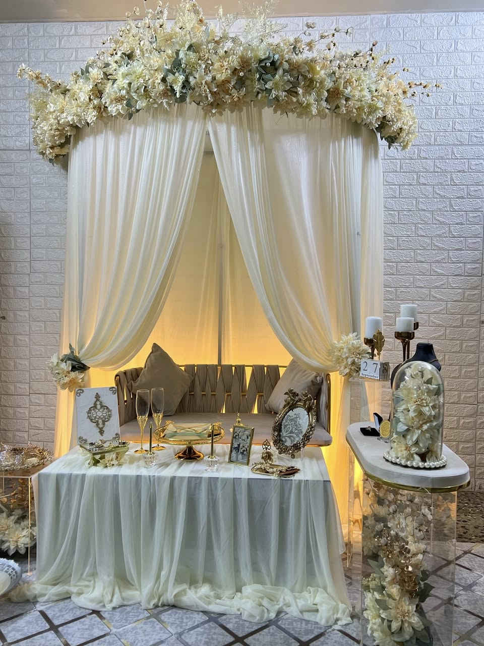 كوشات للبيع عدد 3 العنوان بغداد البلديات ***********
