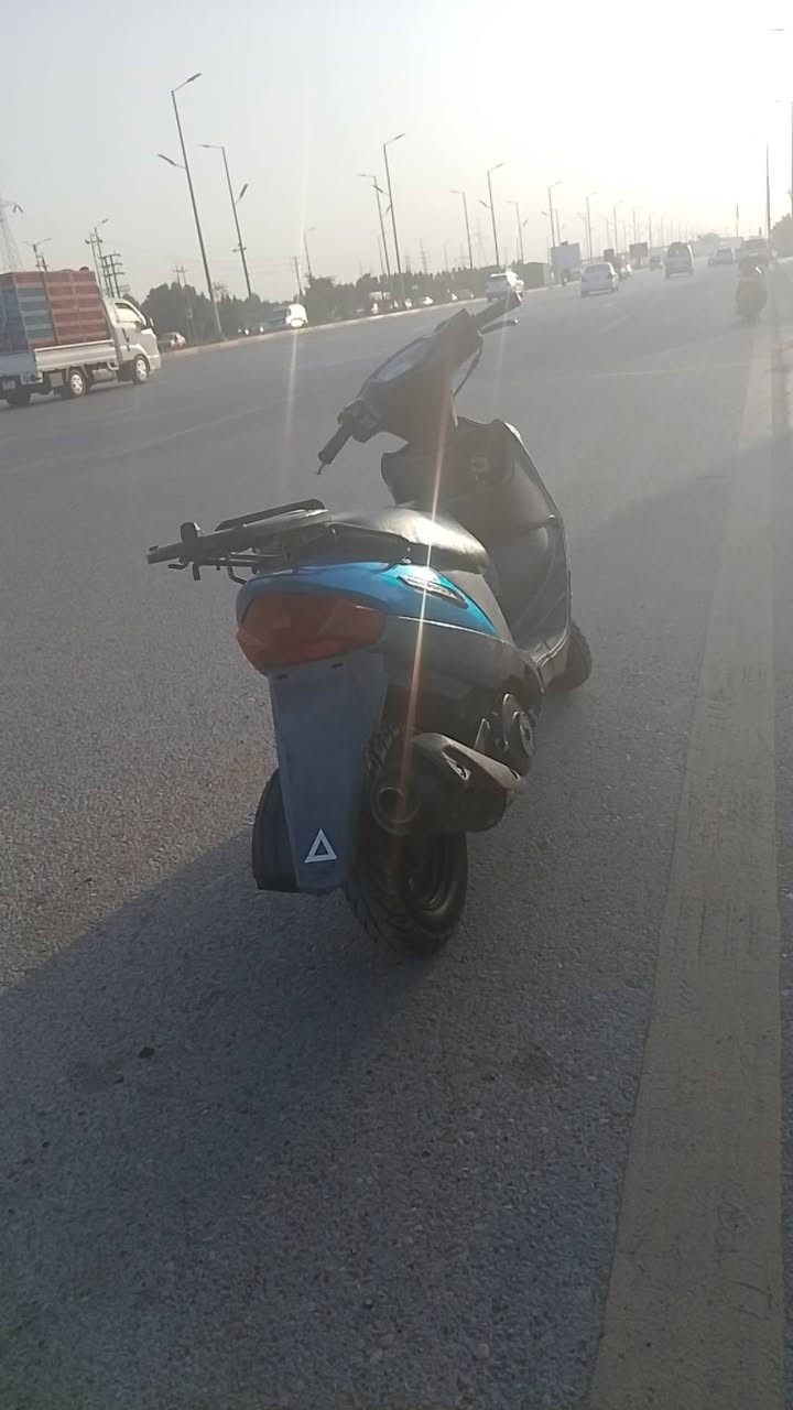 سلام عليكم ادرس قديم ياباني دراجه كفرات نضيفه 
مكينه لاتبخير ولا تنقيص  مفتوحه مره وحده رايمل نوزل جديد ما نقصه اي سعر 450 وبيه مجال رقم الهاتف ***********
