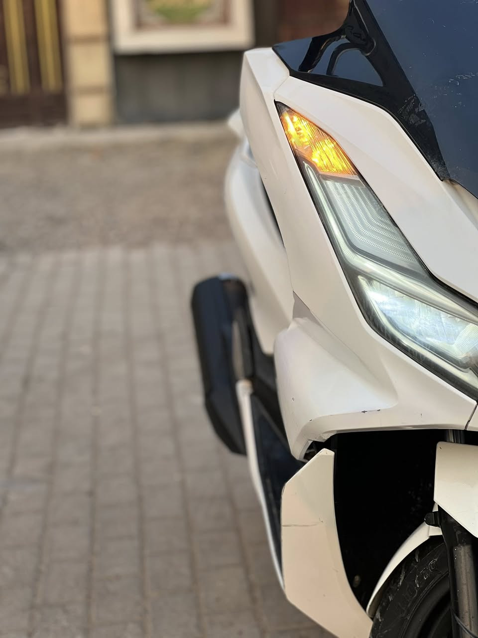 سلام عليكم دراجه بيسي اكس الجيل الرابع للبيع السعر 15ونص رقم الهاتف ***********
