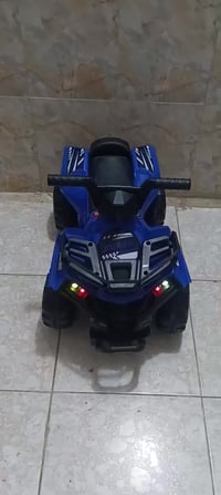 سيارة اطفال شحن • تدوم ساعتين • ١-٦ سنوات