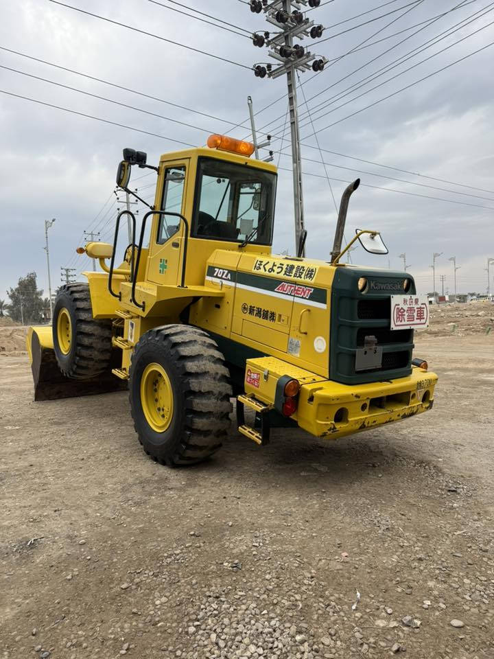 السلام عليكم شفل كاوسكي حجم 70ZA محرك ازوزة عدد الساعات 5000h الف ساعة دخول جديد للعراق شفل بحالة زيرو مكفول كفالة عامة العنوان واسط الصويرة ***********
