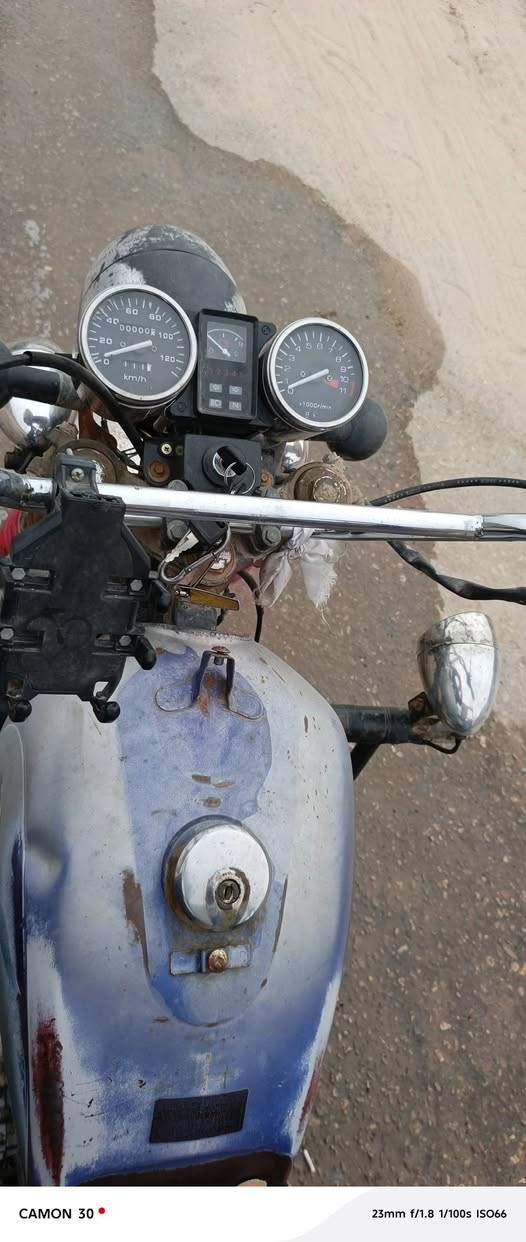 ستوته للبيع موديل 2019 فحل باب اول ستوته نضافتها كدام عينك دشبول 23 تخم تاير جديد كاردن جديد كير بوكس جديد مكينه 2019 خير من الله نهضتها حلوه  المكان الديوانية الحمزه الشرقي للاستفسار ***********
