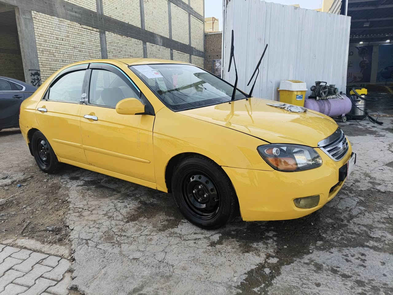 السلام عليكم  كيا سبكتره للبيع ٢٠٠٩ أمريكيه حادثهه جاملغ امامي بدون دواخل   كير مكينه كفاله مكاني كربلاء
السعر : 78وبيه مجال قليل 
الرقم***********
