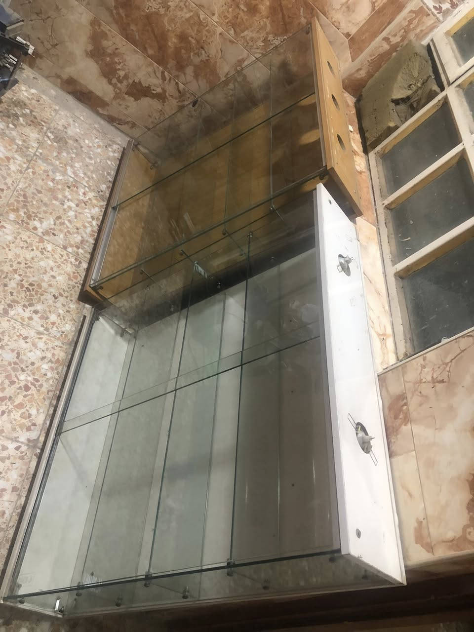 سلام عليكم  من رخصت الادمن 
عندي باترينات جام عرض /عدد2 
عرض 120 ارتفاع 1متر
باترينات عرض مبايلات جدار عدد/2
عرض 1 متر ارتفاع 1 متر
500 الف 
***********
