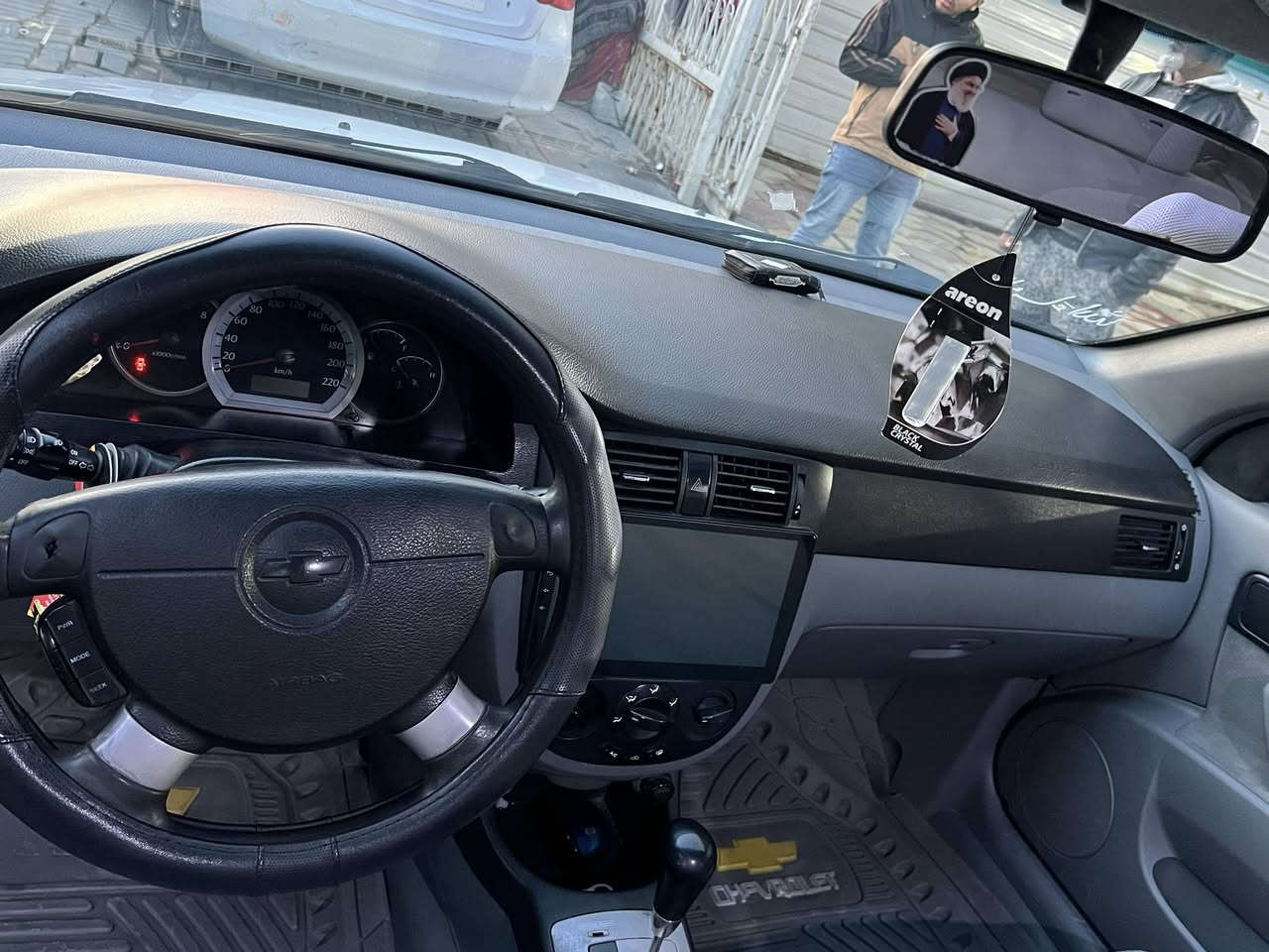 السلام عليكم للبيع اوبتره موديل2012 شركه عامه سياره احلا من صور تبريد مكينه كير بحاله جيده صدر دبلات جدد تايرات بحاله جيده دواخل السياره نضيفه جدآ الأضرار طلقه بلجنطه دوسات مرشوشات خشم جاملغ شويه وبيها ملاحضات جدا بسيطه السعر88 مكان سياره بغداد 
***********
