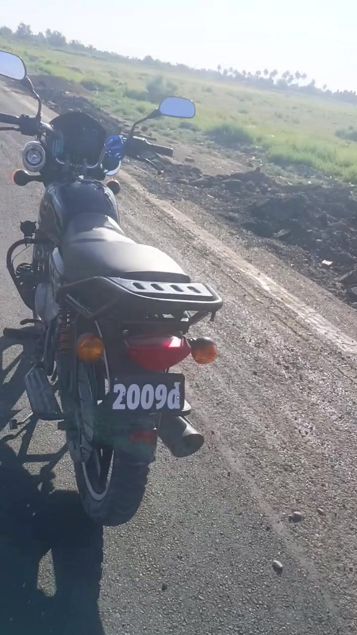 سلام عليكم شباب دراجه بوكسر للبيع الدراجه نضيف بس بيه صوت زنجيل فقط الدراجه 21 مرقم تحويل ثاني يوم السعر 1500 وبيه مجال مكاني بعقوبة هذه رقمي ***********
