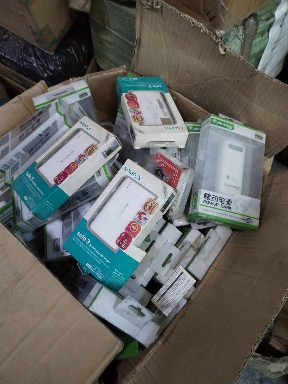 سلام عليكم اخوان عندي بور بوينت كميه حوالي 800 قطعه سعر القطعه الف ونص احجامهن من 5200 ملي انبير و6000 والي يفيدنا سعرهن كلش مناسب يراسلني خاص وتدلل


**إذا كنت صاحب هذا الإعلان وتريد حذفه لأي سبب، رجاءا أرسل رسالة إلى الدعم الفني**