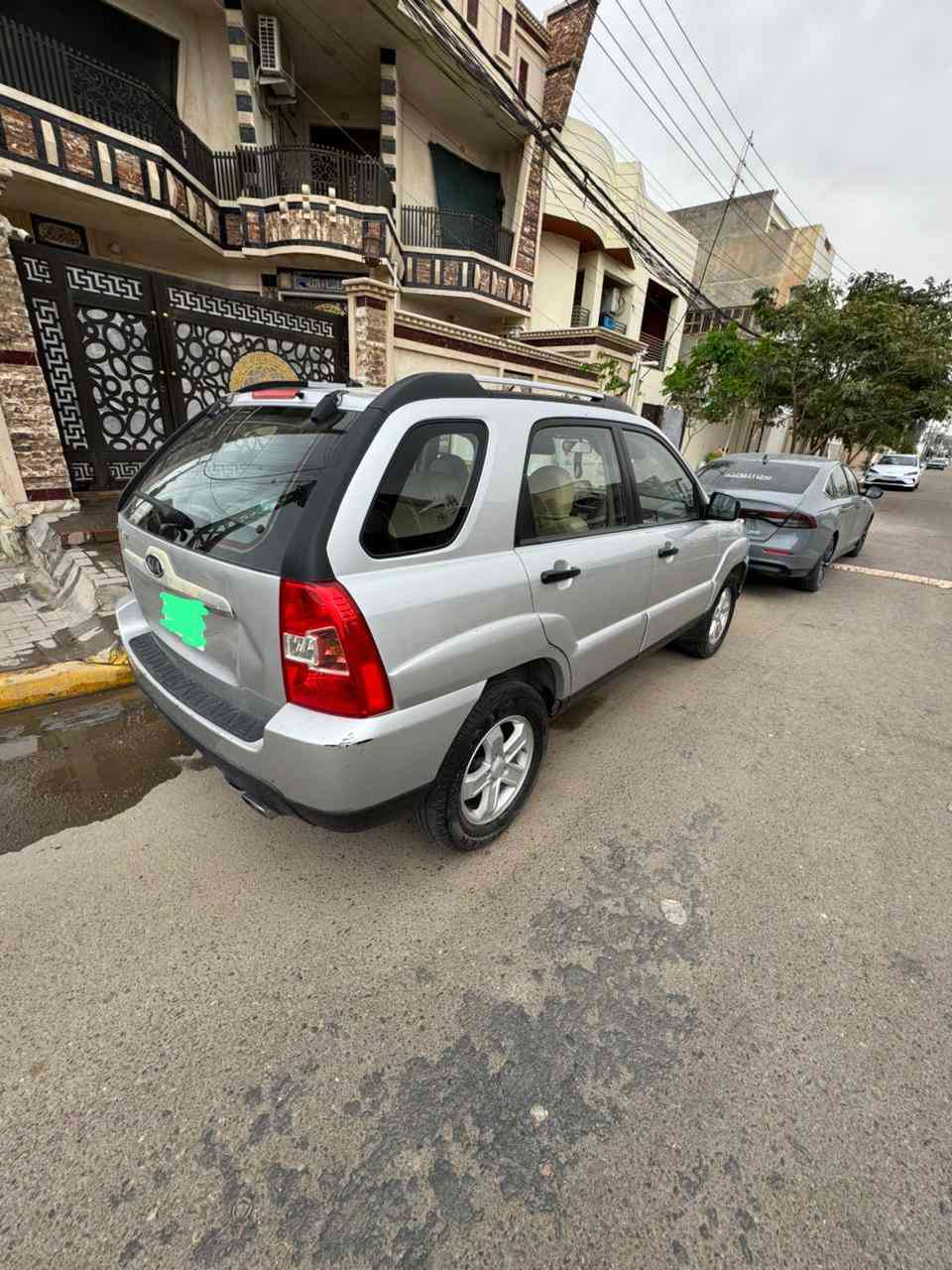 السلام عليكم
للبيع فقط 
سبورتج 2009 رقم بغداد 
السيارة خليجي كفالة من الصبغ والضربه 
كير محرك كفاله 
السيارة حلوه وكاعده اي نقص مابيها من حداديه وكهربائيات ادامه جديدة تشغل وتتوكل 
معروضه 125 وبيها مجال لشراي 
مكان السيارة بالفلوجة 
للاستفسار *********** وبي واتساب

