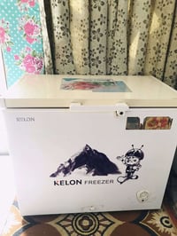 مجمدة • ثلاجة