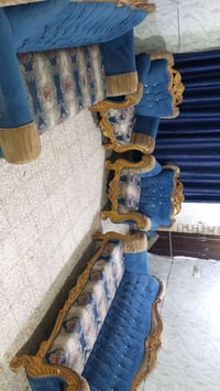 تخم ملكي • ٨ مقاعد • توصيل