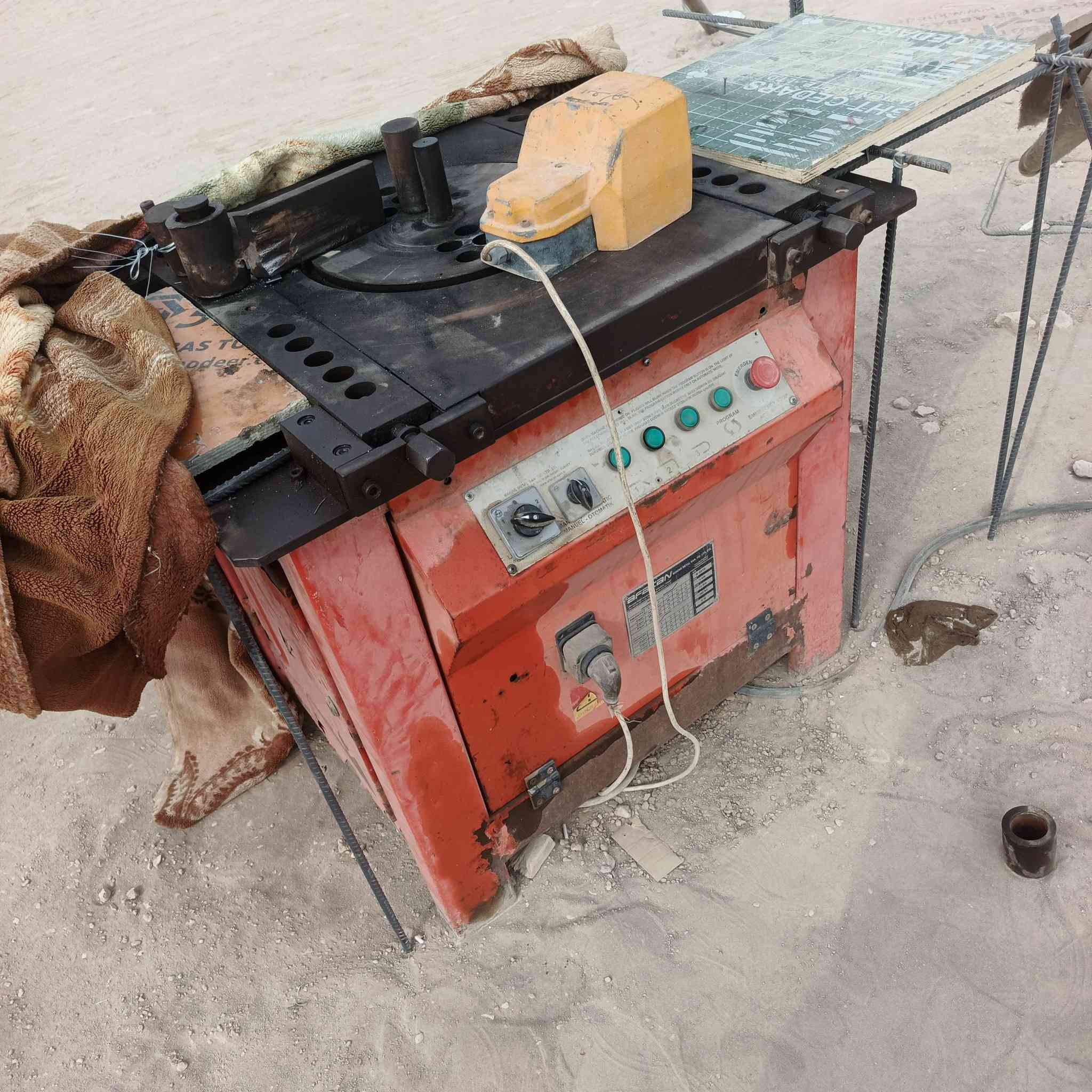 السلام عليكم للبيع عواجه ومقص تركي أخو الجديد العنوان كربلاء
***********
