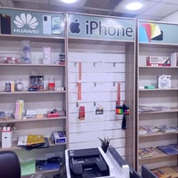 للبيع  فاترينات مكتبة عدد 4  ميز حاسبة وملحقاته  طابعة ابسون ولابتوب  ...