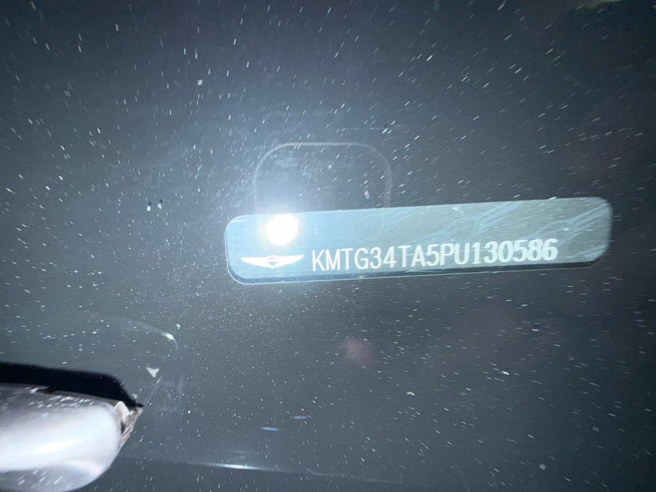 السلام عليكم جنسيس g70 موديل 2023
ماشية 42 كم 
محرك 4 سلندر دفع رباعي
لون رصاصي داخل اسود مطعم بأحمر
مواصفات 
كراسي كهرباء تدفئة تبريد 
مري شفط نقطة عمياء 
حساسات 360 
كامرة خلفية 
اضوية ليد 
تشغيل عن بعد 
تدفئه ستيرن
فتحة سقف 
رادار امامي
كراسي ميموري
شاشة تدعم ابل كار بلي واندرويد اوتو
قطعه خلفيه تبريد
محرك 2000T GDI
5 وضعيات قيادة
انارة ترحيب 
دخول ذكي 
السياره نظيفه حيل 
وشرط الفحص 
مكان بغداد كرادة 
***********
