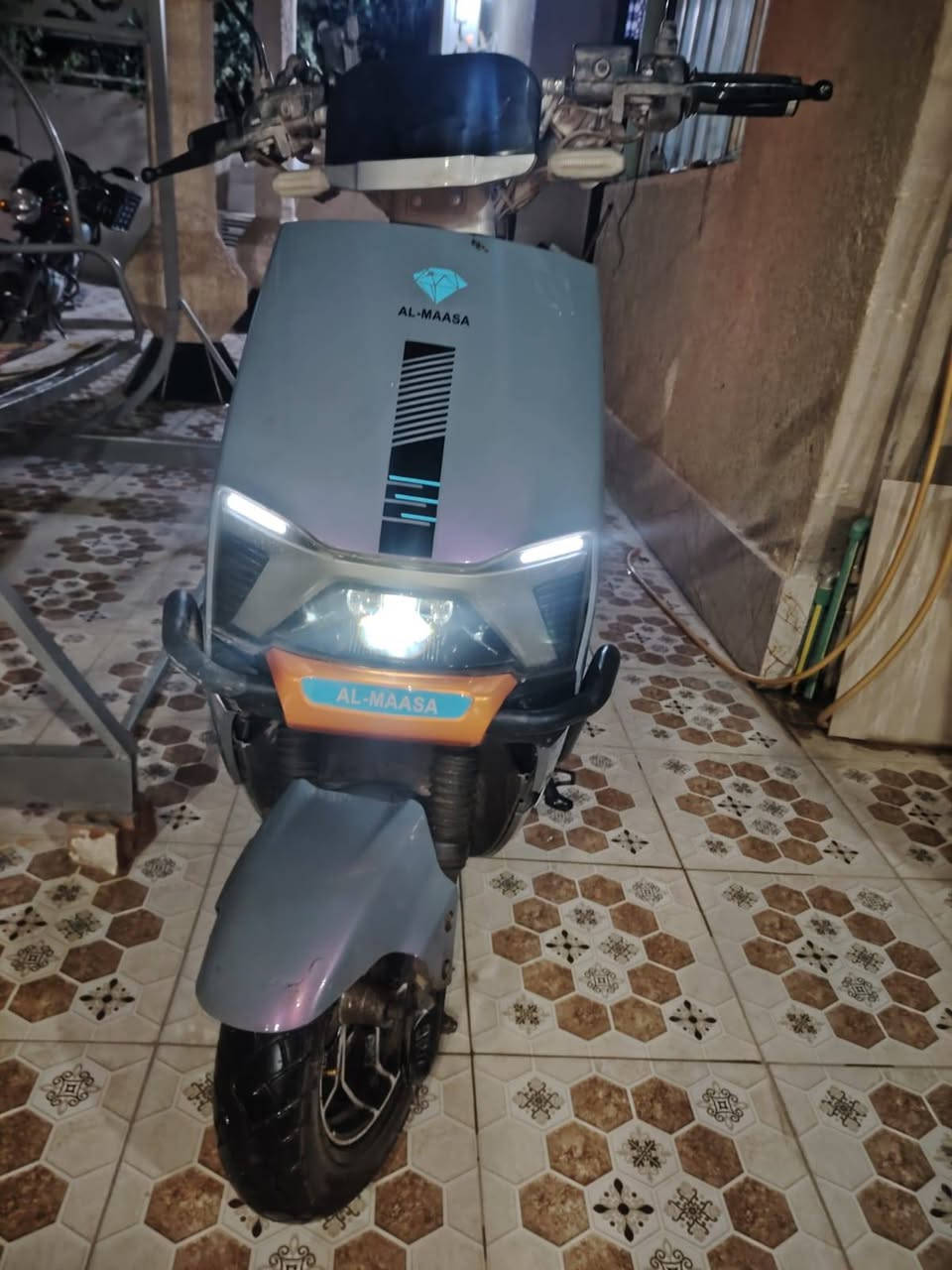 السلام عليكم دراجه شحن ملف الفين السرعه ٧٠ كيلو بالساعه مثبت سرعه ست بطاريات يرجع بك وبعده جديد السعر ٨٠٠ الف وبي مجال شي قليل المكان بعقوبه للاتصال ***********
