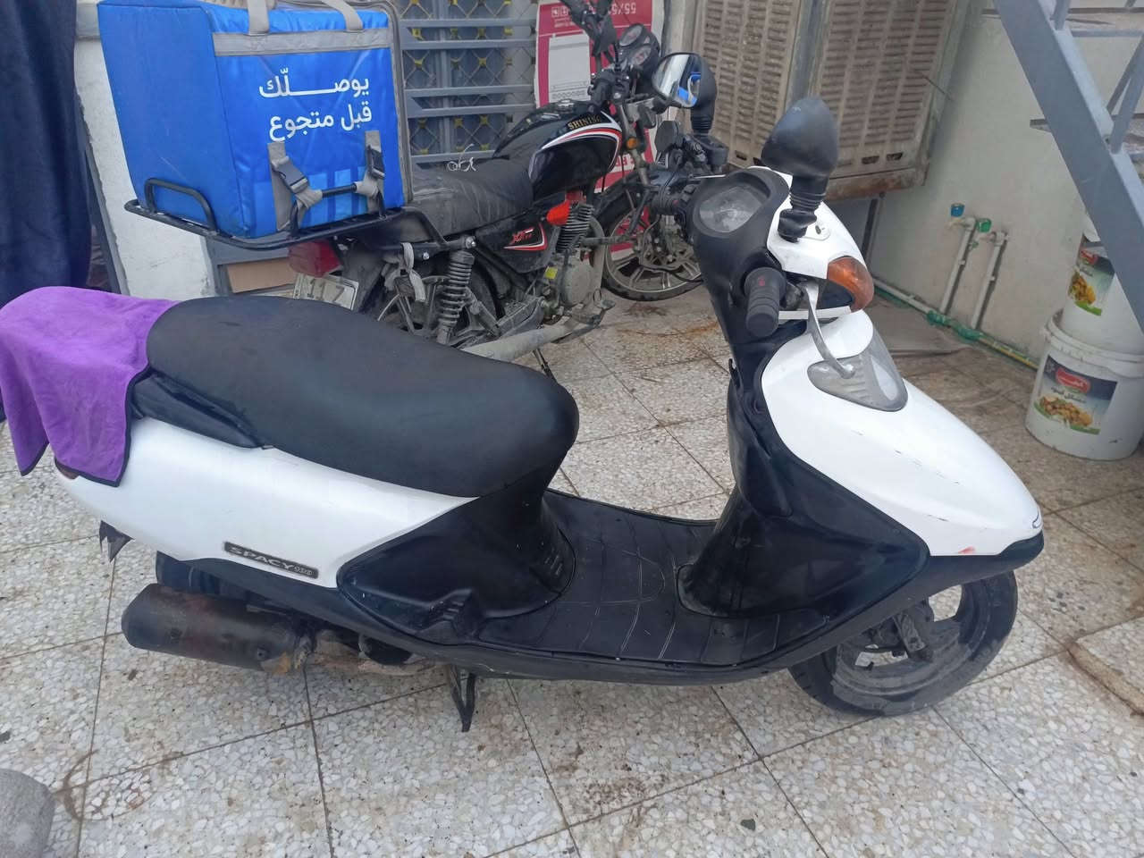 سلام عليكم 
دراجه هوندا سبيسي للبيع 
مرقمه بغداد و سنويه ابسمي 
هذا رقم واتساب للتواصل ***********
مكاني مدينه الصدر
