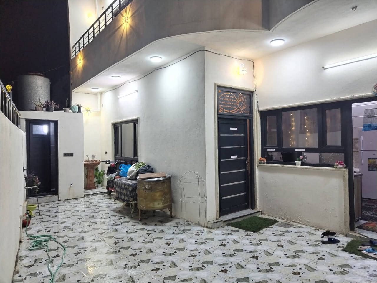 بعد التحية والسلام
دار للبيع طابقين بنأء جديد ١٨٠ متر زراعي
بناء الدار درجه اولى سيراميك أبواب شبابيك شغل حلو

الطابق الأرضي ⬇️🌎
٢ غرف نوم 4*4 هول مع درج 10*4 استقبال
حمامات سويت مع الغرف
صحيات داخلي + خارجي

مخازن مخفيه عدد ٢ 

االطابق الثاني ⬆️
طبق الأرضي
الموجود تحت موجود فوك

الموقع ❗ كركوك واحد حزيران مقابل مركز شرطة العداله

السعر ٨٥ مليون

للاستفسار اكثر
هواتف ***********
المكتب *********** #اومراجعة_مكتب_سند_للعقار
