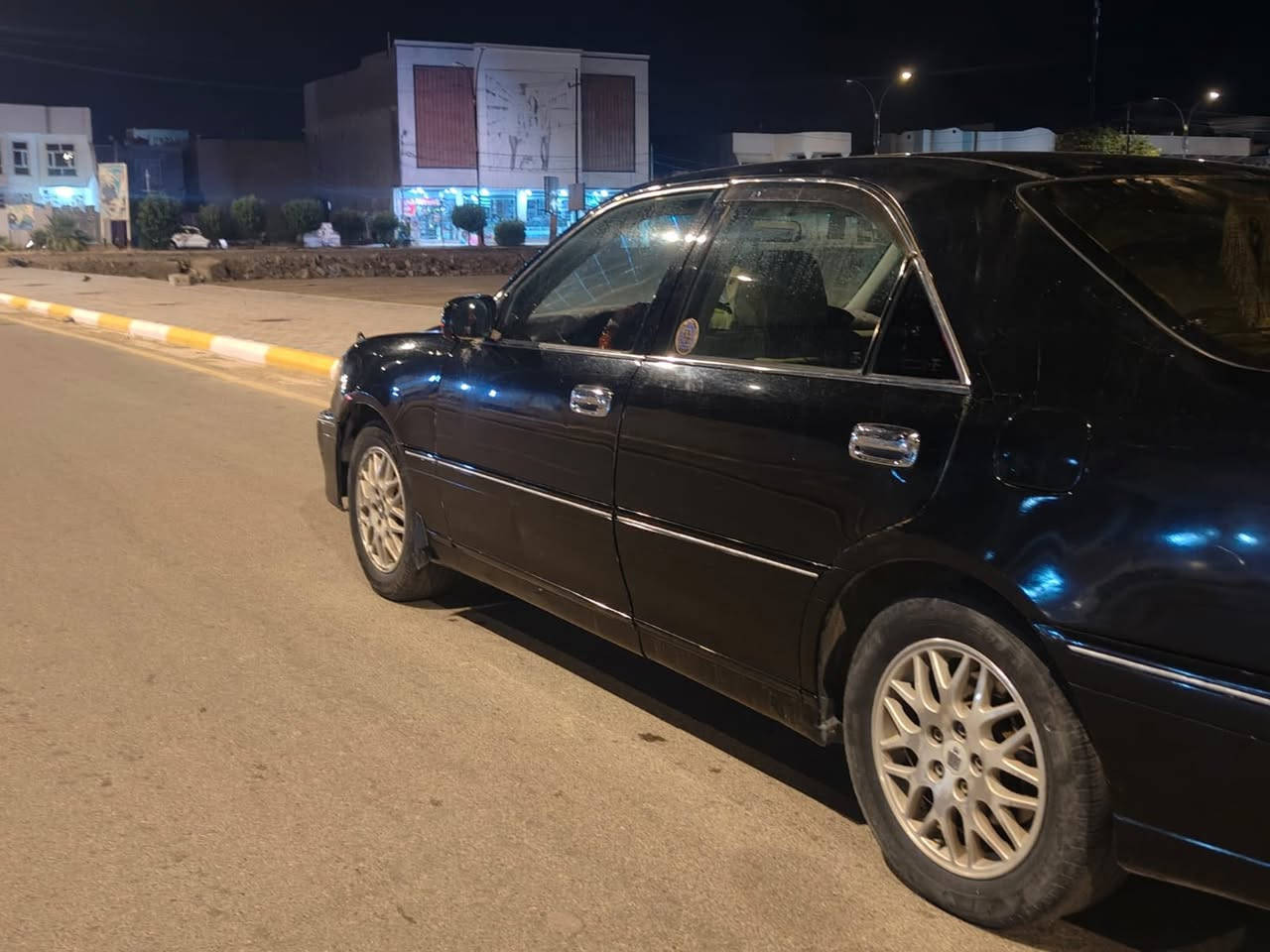 السلام عليكم
مروان ملكه موديل 2002 كصه جنطه جاهزه اداوات 

السعر 40 وبيه مجال بسيط للاتصال ***********
