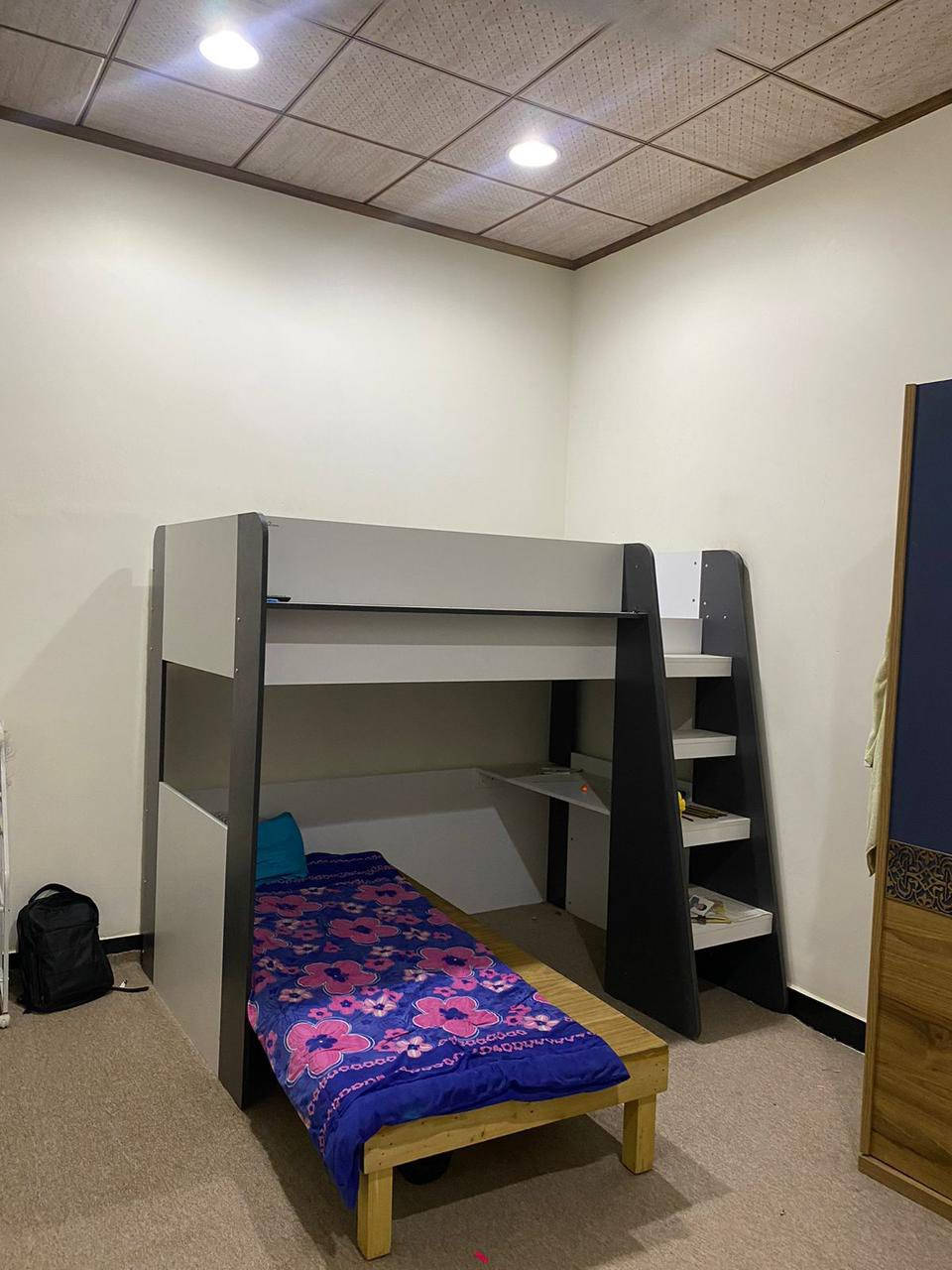 السلام عليكم عندي هذا السرير المكتبي للبيع جديد ونظيف الي يريده يكولي ارجوكمبس الي يريد يشتري


**إذا كنت صاحب هذا الإعلان وتريد حذفه لأي سبب، رجاءا أرسل رسالة إلى الدعم الفني**