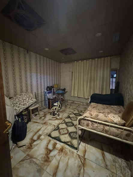 ✍️ شقة مؤثثة للبيع سرقفلية طابق أول ( فوق الأرضي )
في شارع فلسطين قرب مثلجات نادية ↘️↘️↘️

✅  المساحة  150 متر - طابق أول فوق الأرضي 
✅  2 غرفتين نوم 
✅  استقبال 
✅  مـطبخ 
✅  2 خدمات صحية غربي - شرقي 
✅  2 بالكونـات
✅  سعر البيع سرقفلية 24 مليون 
✅  سعر الإيجار الثابت 450 ألف
✅  تـبـاع الشقـة مع الأثاث بالكامل 

☎️    ***********  واتس أب / محمد حسن
