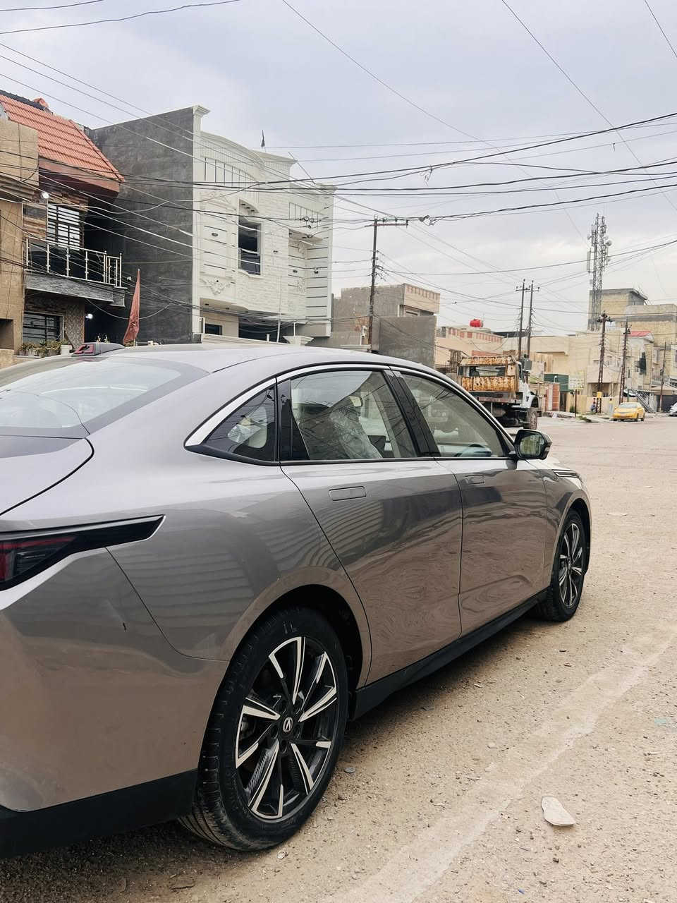 شان جان ايدو بلس
محرك 1500 تون تيربو 

موديل 2025 حرة

رقم بغداد
سياره مكفوله
ماشيه20الف

💎سياره من الطراز الحديث 💎

فووووول مواصفات

⚡️شاشه ايباد تدعم ابل كار بلاي + أندرويد اوتو 

⚡️كاميرات °360 ،،،، 5 كامرات 

⚡️تدعم كامره بيها تسجيل داش كام بلاد

⚡️فتحة سقف

⚡️رادارت 

⚡️تحديد مسار 

⚡️تنبيه تصادم 

⚡️اوتو هولد

⚡️كروز مثبت سرعة 

⚡️سايد بريك بصمة

⚡️عداد دجتل 

⚡️لإيتات اماميه وخلفيه لد 

⚡️لد خلفي متصل 

⚡️تاير قياس 17

⚡️فووول ايرباك

هووواي بيها مواصفات بس ما اذكرهن للآطاله

السعر 135المكان بغداد لبياع نهايه شارع الشهداء 

الاستفسار ***********
