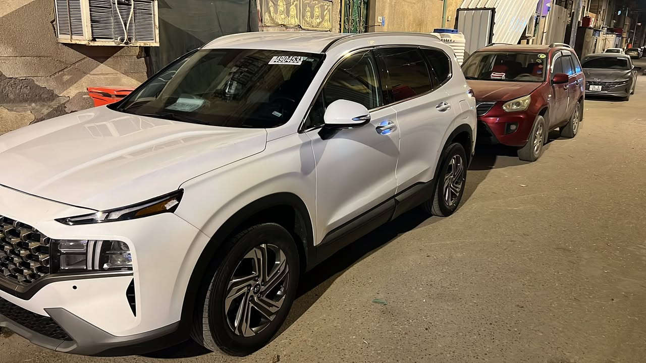 سنتافي وارد امريكي موديل 2023 بيه باب السايق بيه صبغ وچاملق مبدل ايرباك ماطاگ بيه باردالباقي كله كفاله مكينه گير تبريد كله كفاله السعر 185$موبايل ***********
