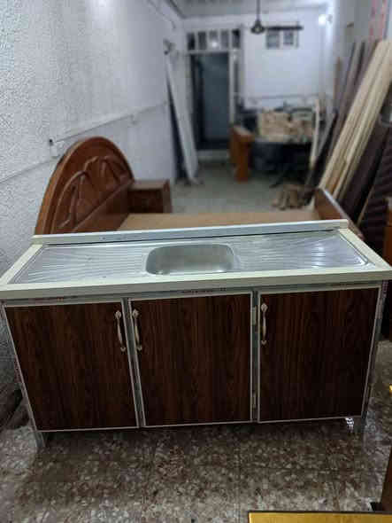 سنك نظيف جدا اخو الجديد ١٣٠ سعره بدون عمله الي يريده يتصل وماعندي توصيل*********** بغداد
