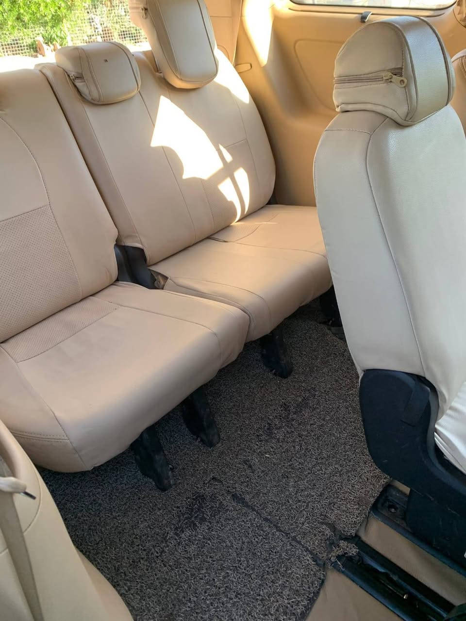 سيدونا 2017
فئه LX
مواصفات ابواب كهرباء
مري شفط
حساسات اماميه ورادر خلفي
كشنات جلد
رقم بغداد باسمي مداور ثاني يوم
ضرر صندوق صبغ قليل وبيها سونار
لون ماروني
السعر 185وبيها مجال  قليل
للتواصل ***********
