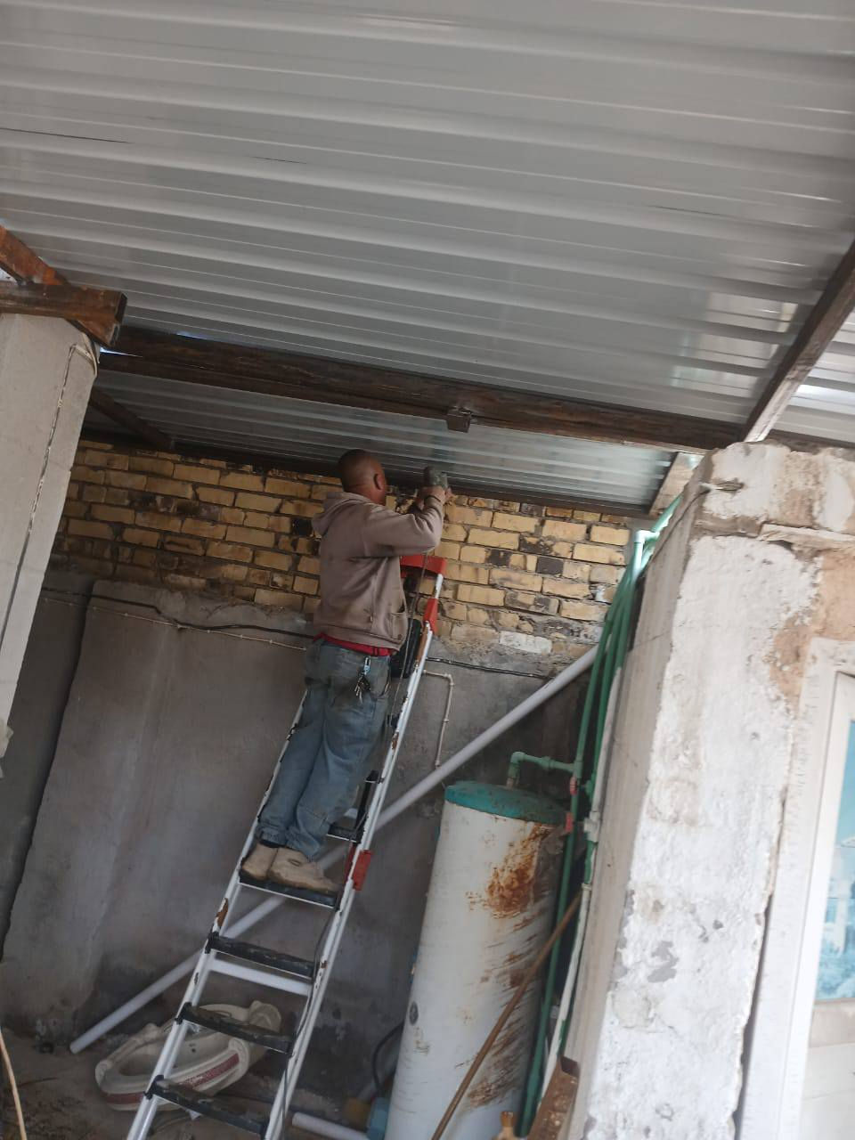 ***********حداد جوال في بابل لكافت اعمال الحداده والتصليحات والمحجرات المينوم
