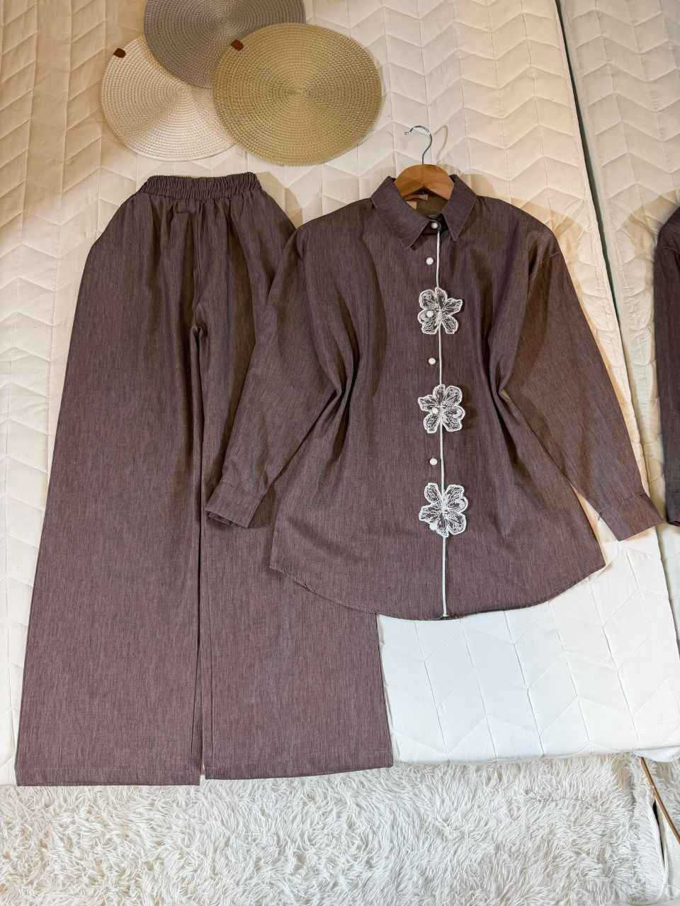 فستان ، خامة دابل تركي
. 
القياسات: 38 ،40 ،42 ،44 ،46 ،48. 

سوت خامة تيلسة صيفي تركي
. 

سعر القطعه ٣٤ الف
سعر التوصيل5 الاف بغداد, العراق


**إذا كنت صاحب هذا الإعلان وتريد حذفه لأي سبب، رجاءا أرسل رسالة إلى الدعم الفني**