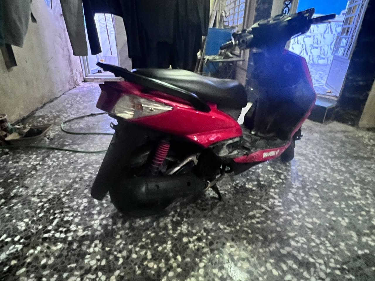 السلام عليكم دراجه سكنس فحل كابريتر محرك بلادي اي نقص مابيه كهرباياتها كها شغاله تخم تاير مناقصه اي شي السعر 650وبيها مجال عنوان بغداد قرب فلكت حي نصر اي ستفسار تصل على رقم ***********
