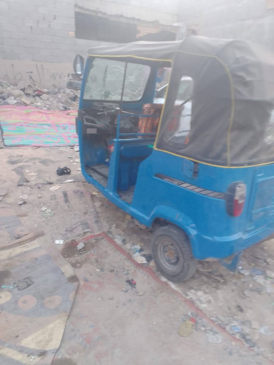 سلام عليكم تكتك للبيع ١٨كامله كبل للشارع مدينه الصدر مكينه٢١ تخم تاير دومشمه جديد ماتصرف عليه ربع سعر ٤٢٥٠وبيه مجال اتصل وتدلل ***********
