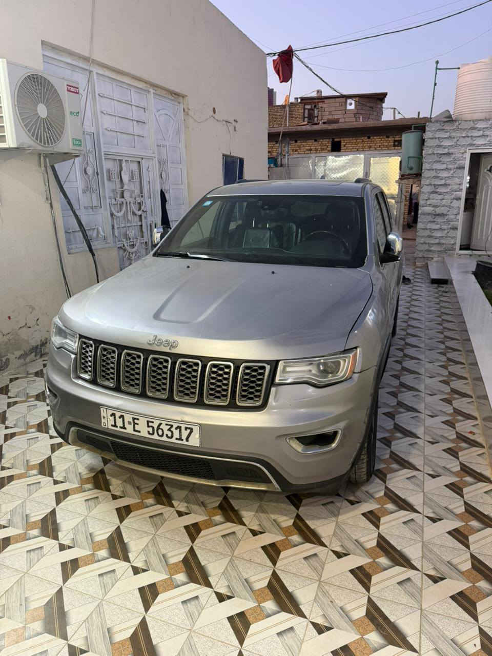 السلام عليكم
السعر : 180 وبيها مجال 

جيب اوفر لاند 2017

رقم بغداد تحويل مباشر 

المواصفات : 1/1 ( جكات )

* محرك 6 سلندر 3600

* السقف بانوراما طكتين

* المقاعد جلد تدفئة وتبريد 

* حساسات خلفية

* كاميرا خلفيه 

* نقطة عمياء

* مقود السائق كهربائي

* دفع رباعي 4X4

* تشغيل عن بعد

* صندوق كهربائي

* تدفئة ستيرن

* دمام خلفي مع سستم صوت 

* المقاعد السائق ولراكب كهربائي

* ذاكرتين لحفظ وضعيات الجلوس

* سستم صوت 

* شاشة كبيره 8.4 انج

* نظام خاص للطرق الوعره

* المصابيح الأمامية  لد نهاري + اشاره ترحيب من الاقتراب من السيارة 

* مري جانبيه كهرباء

* مرايا جانبيه قابله للطي عند الفتح والاغلاق 

* مرايا بخاصية التعتيم الذاتي

* نظام الملاحه Gps

* نظام خاص للطرق الوعره

* كشافات ضباب بروجكتر 

* محدد سرعة 

* نظام بريك اوتاماتيكي ( Auto break system)

* نظام تشغيل واطفاء اوتماتيكي للمحرك ( Auto start system) 

* جكات لرفع وتنزيل السيارة

* واكو مواصفات كلش هواي
سونار موجود بالمنشور 
السعر : 180 وبيها مجال 

مكان سياره: ذي قار الناصرية 

 ***********
***********
