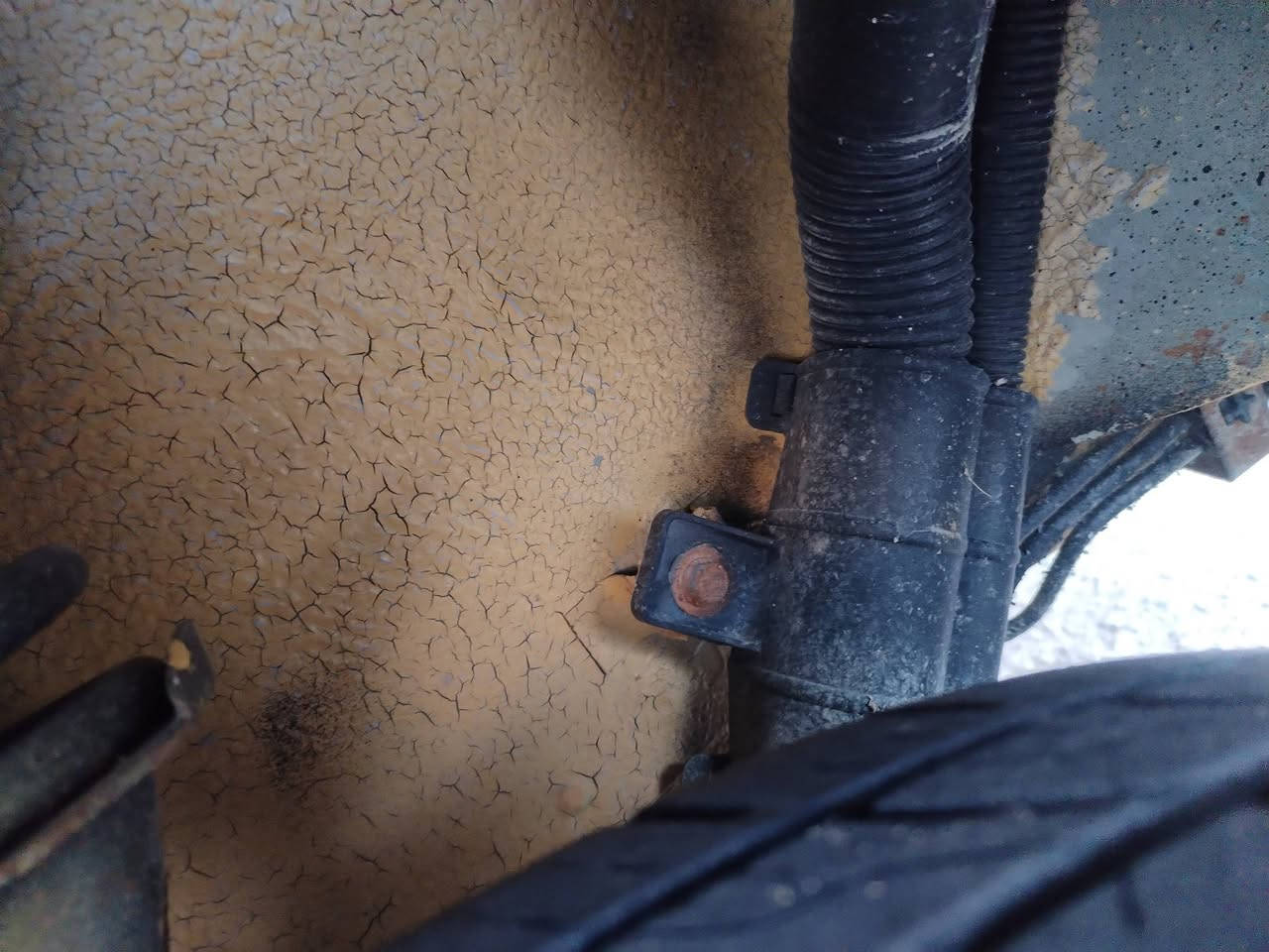 السلام عليكم
سايبه دمعه ٢٠١٤
مكفوله من الضربه والتبديل
فقط جاملغ بيه دحجه نفسه مامصلح واصح بلفديو
الامامي كتر السايق
مكينه وكير شرط
حداديه جديده
تخم تاير
براكيتات شركه بلاد لاخياس ولا تعمير
سياره جديده وبلعافيه عل ياخذه
السعر ٣٤وبيه مجال قليل
***********
صور البراكيتات بلمنشور
