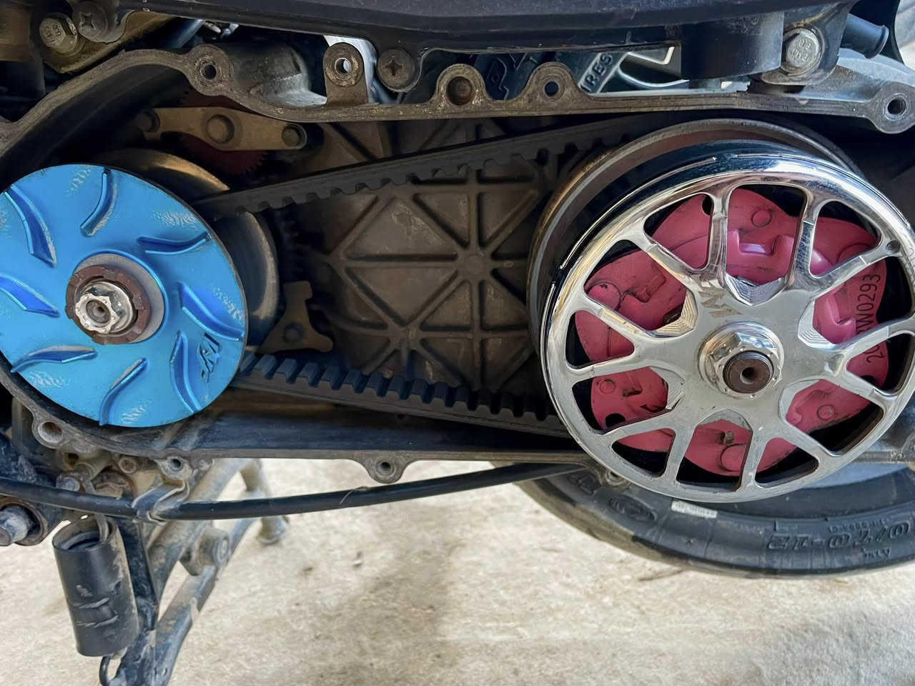 السلام عليكم للبيع سكنس فحل نوزل 
مكينه 58 بلادي مو شغل العراق لا تنقيص ولا تبخير
كلجات رياضي امامي وخلفي ماركه WF
دبلات خلفي رياضي وشوته هم دراجه حلوه وصافيه سعر 850 مكاني بابل قرب جسر الورديه الخاص مفتوح وهاذه رقمي ***********
