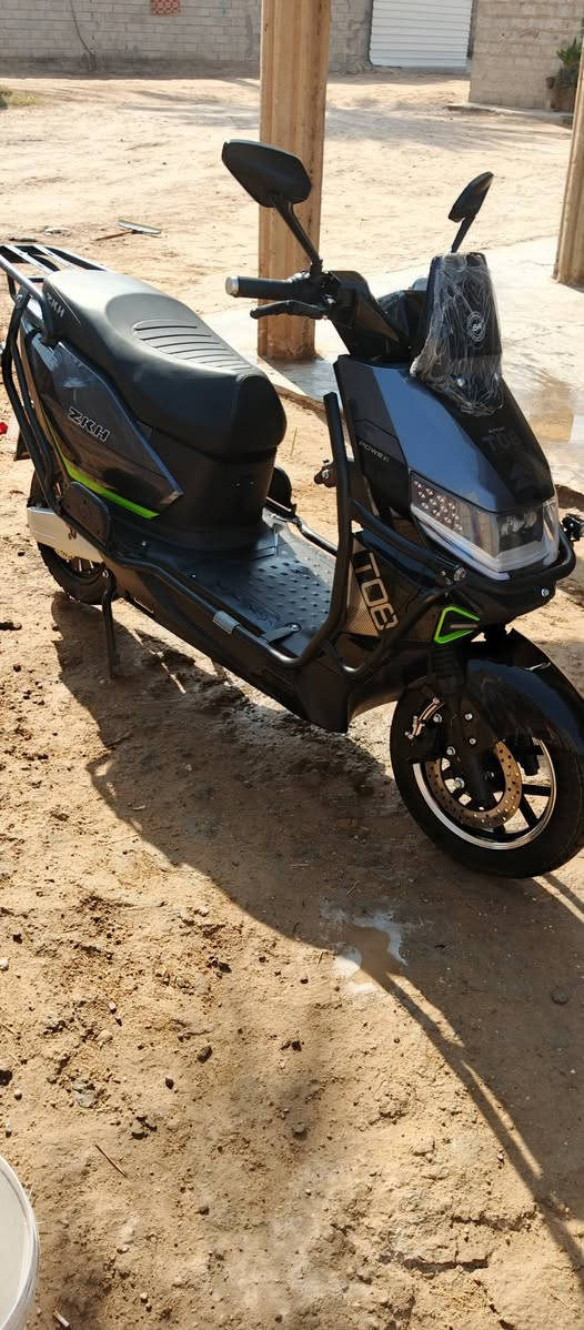 سلام عليگم
دراجه سكنس سبورت موديل 2025🔥
موصفات الدراجه 🔥
ملف 2000 واط 🔥
باتري عدد 6  34 امبير +72 فولت يعني تمشك مسافه گلش بعيده بحدد 80 گيلوو.🔥
3سرع السرعه 80 حقيقه بتطبيق ويز 🔥
دراجه بيهاا نضام امان مانع سرقه 🔥
عدد بصمات 2 + سويجات 2 🔥 
نضام البريگ هايدروليك خلفي امامي قوي 🔥
سعر الدراجه 725 وبي مجال رقم ***********
