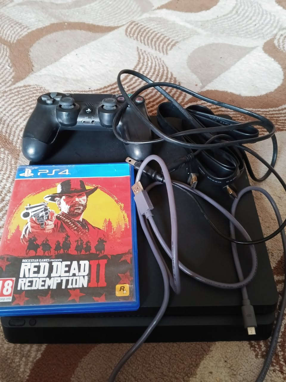 السلام عليكم ورحمة الله
شباب عندي بلي فور سلم اونلاين
المواصفات: 
يدات: 2
قرص: 1 ريد ديد ردمشن 2
قيم باس فاخر ابو شهر
العاب: 6 عبر القيم باس 
بيس
اساسن كريد اوديسي 
جوست اوف تسوشيما 
لعبه باركور حرب
ماوس كيبورد جديد
سماعه واير سلك 
شاهد الله الجهاز نضيف و ايشي بيه راسلني 
للحجز خاص او علا هاذا الرقم
‏‪***********‬‏
